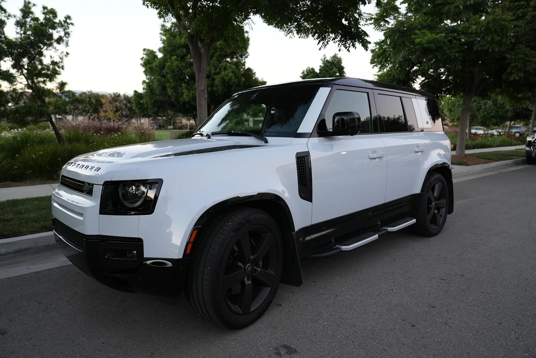 2023 Land Rover Defender L663 - Image 9 of 31