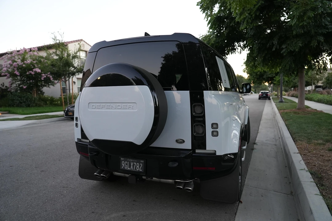 2023 Land Rover Defender L663 - Image 14 of 31