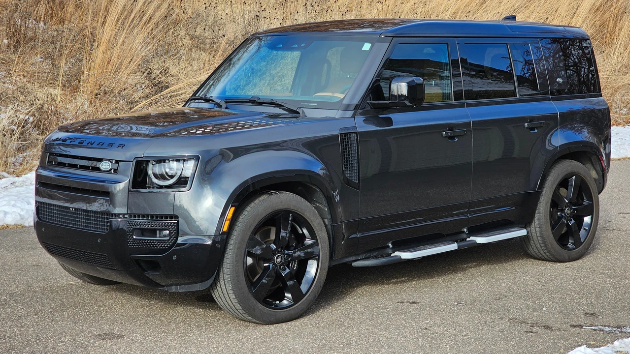 2023 Land Rover Defender L663 - Image 11 of 31