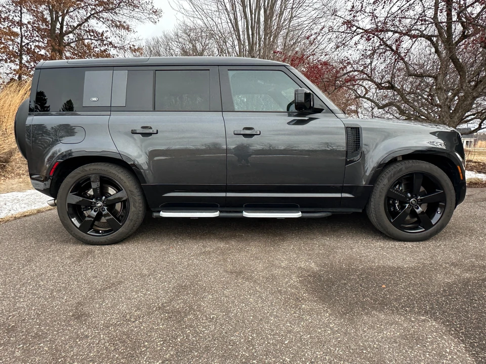 2023 Land Rover Defender L663 - Image 28 of 31