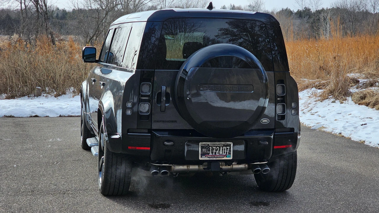 2023 Land Rover Defender L663 - Image 19 of 31