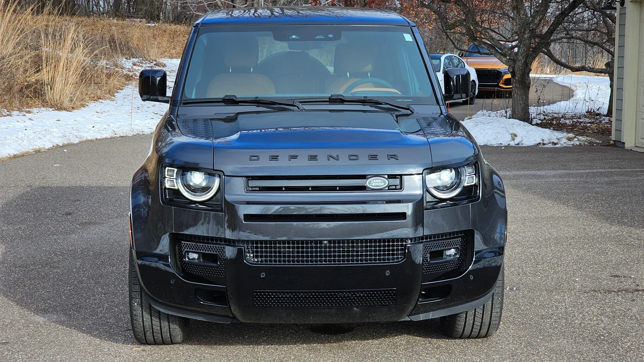 2023 Land Rover Defender L663 - Image 7 of 31