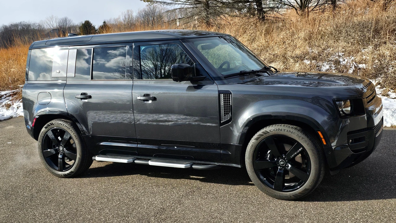 2023 Land Rover Defender L663 - Image 31 of 31