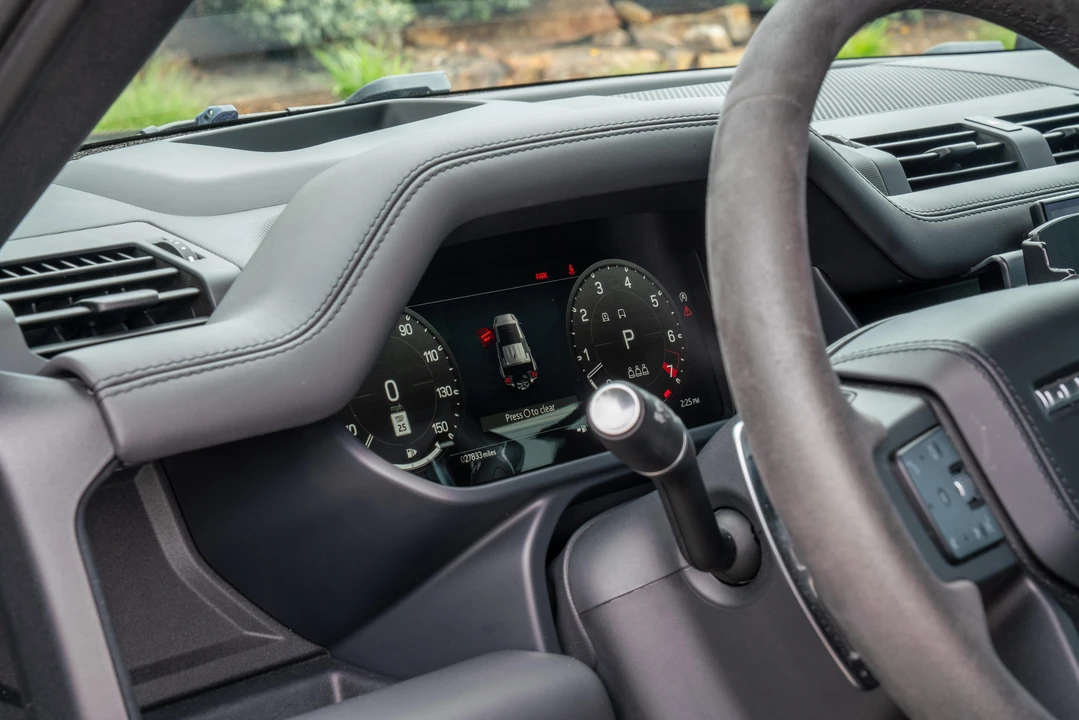 2023 Land Rover Defender L663 - Image 24 of 31