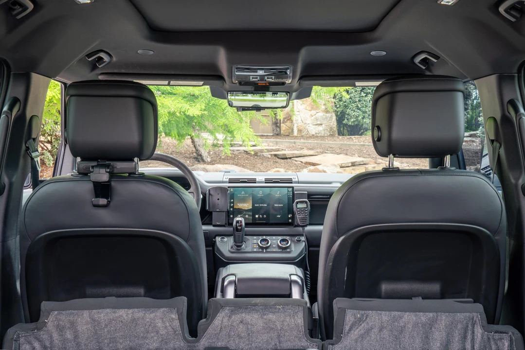 2023 Land Rover Defender L663 - Image 28 of 31