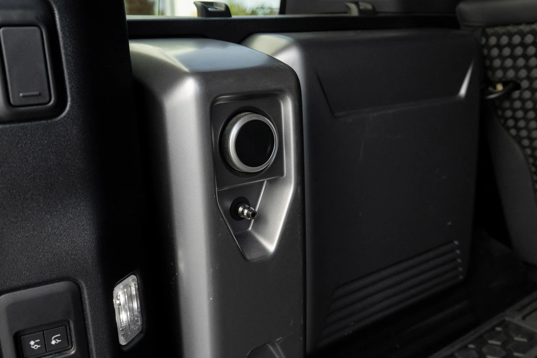 2023 Land Rover - Image 27 of 31