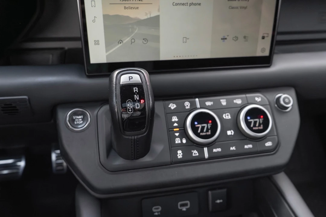 2023 Land Rover - Image 18 of 31