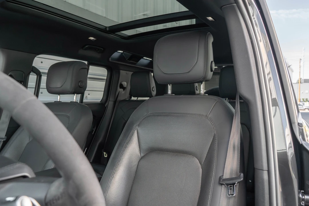 2023 Land Rover - Image 7 of 31