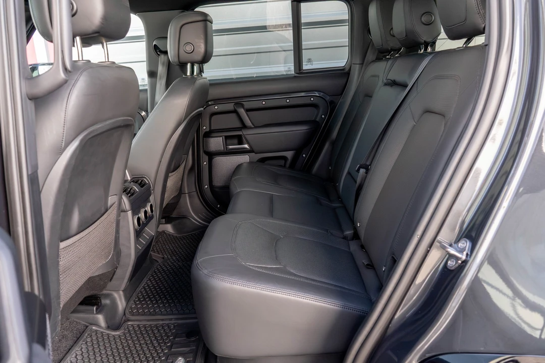 2023 Land Rover - Image 24 of 31