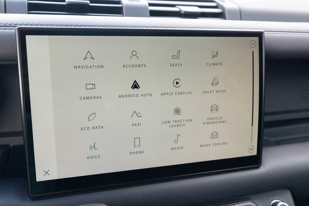 2023 Land Rover - Image 16 of 31