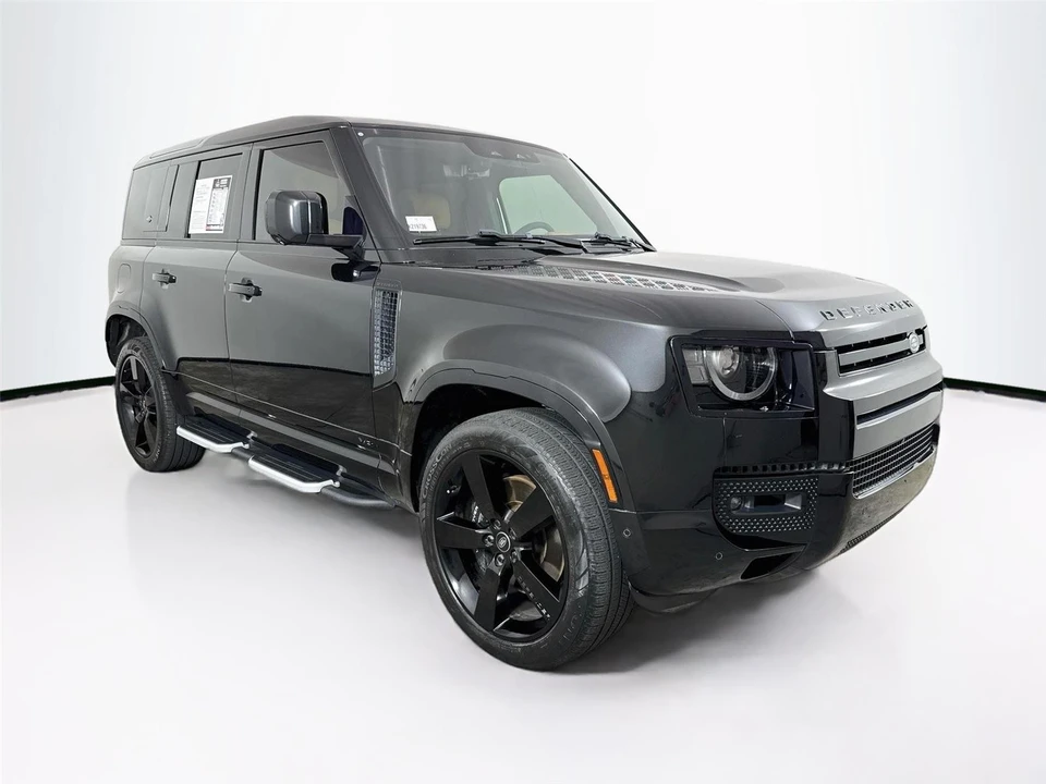 2023 Land Rover Defender V8 - Image 8 of 31