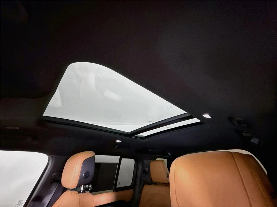 2023 Land Rover Defender V8 - Image 28 of 31