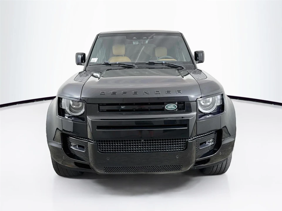 2023 Land Rover Defender V8 - Image 10 of 31