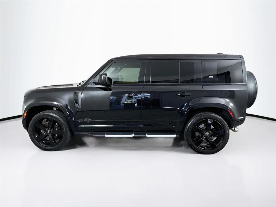 2023 Land Rover Defender V8 - Image 2 of 31