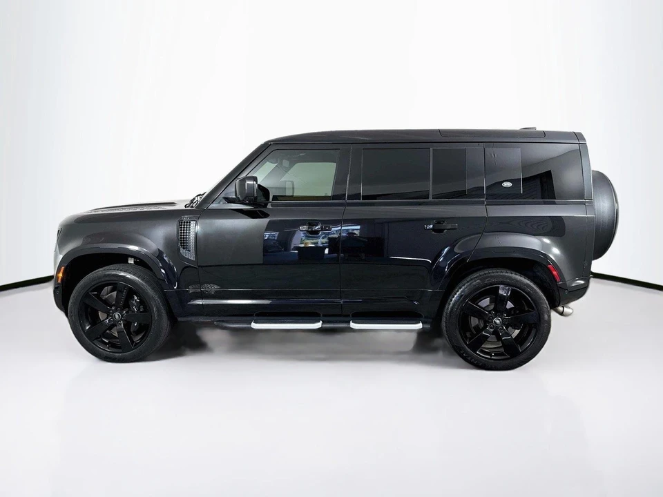 2023 Land Rover Defender V8 - Image 2 of 31