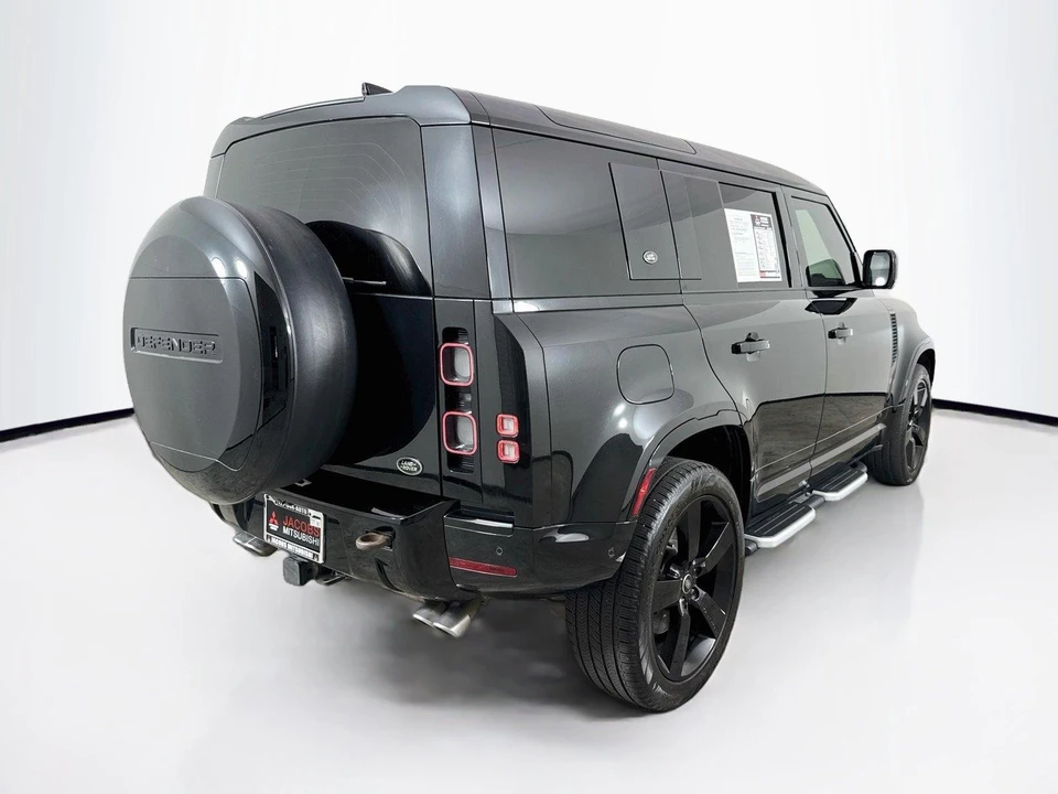 2023 Land Rover Defender V8 - Image 6 of 31
