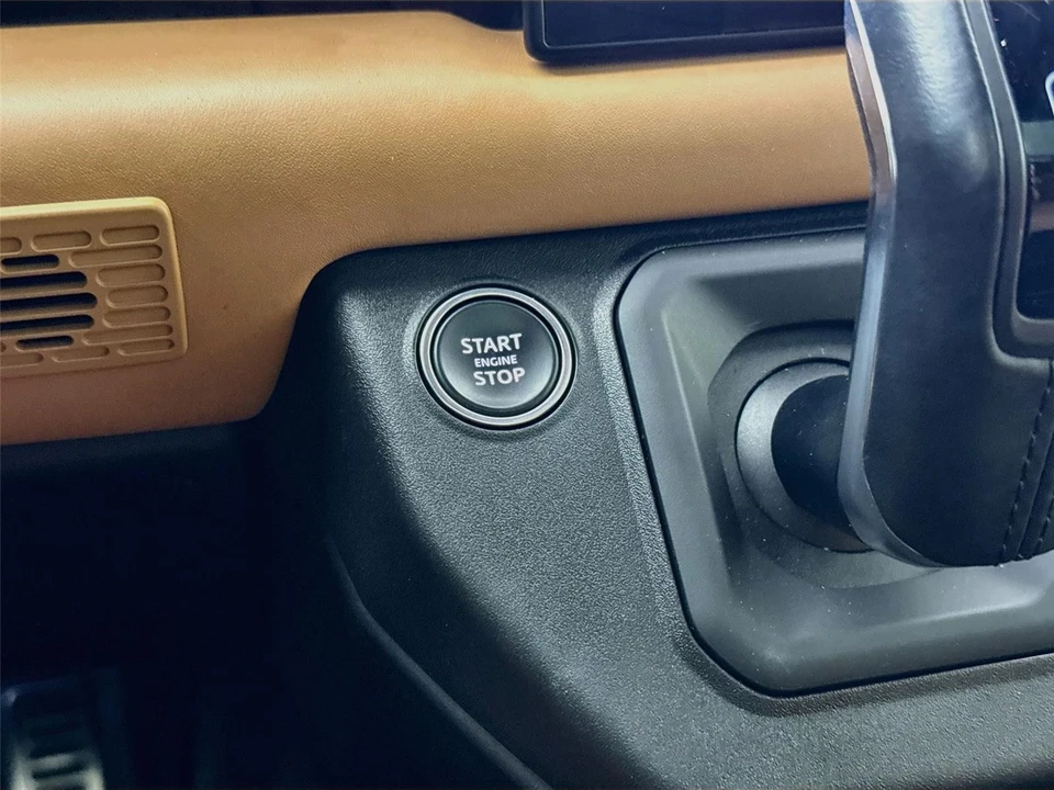 2023 Land Rover Defender V8 - Image 23 of 31