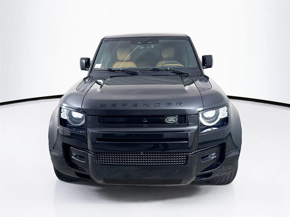 2023 Land Rover Defender V8 - Image 22 of 31