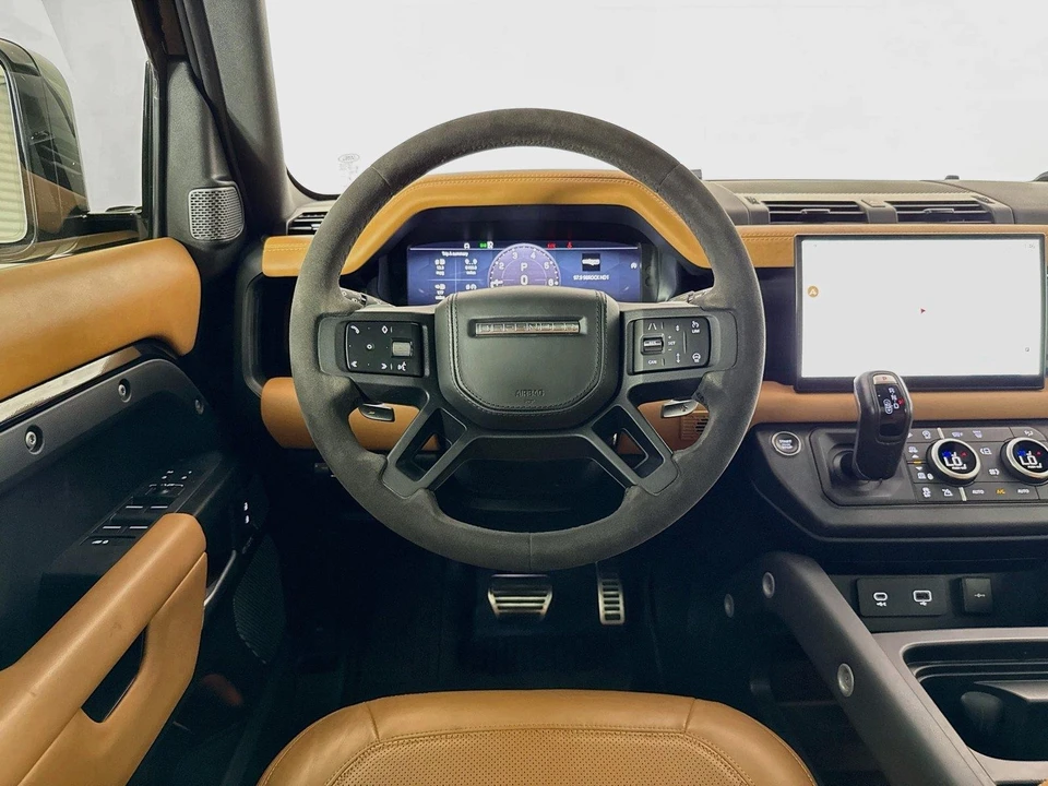 2023 Land Rover Defender V8 - Image 12 of 31
