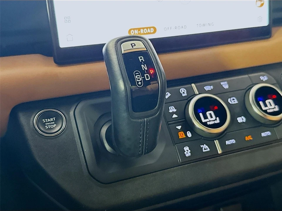 2023 Land Rover Defender V8 - Image 14 of 31