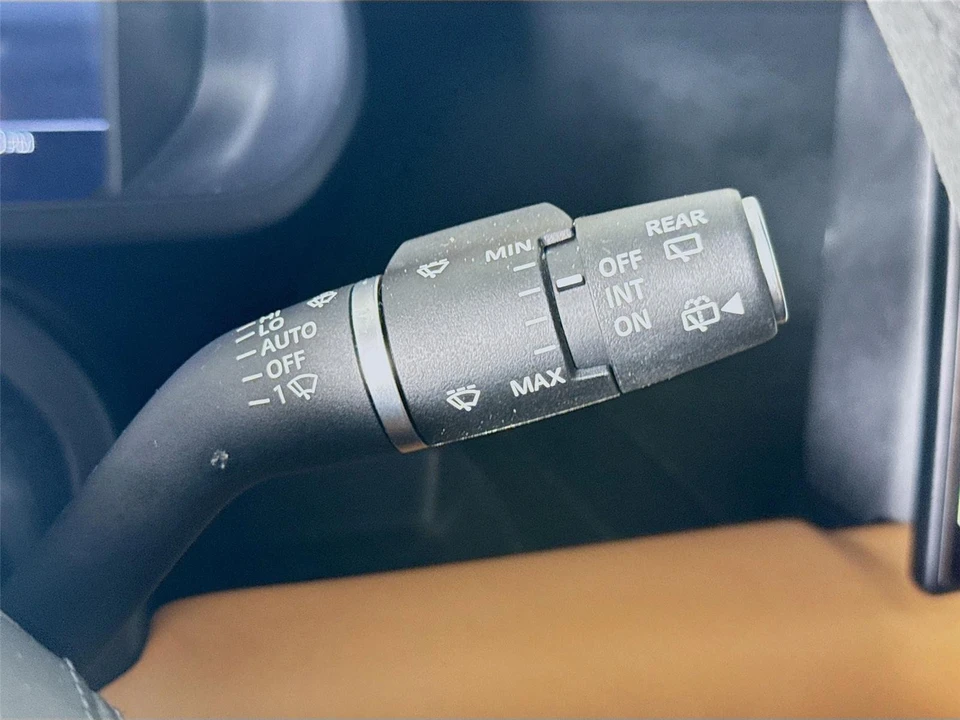 2023 Land Rover Defender V8 - Image 6 of 31