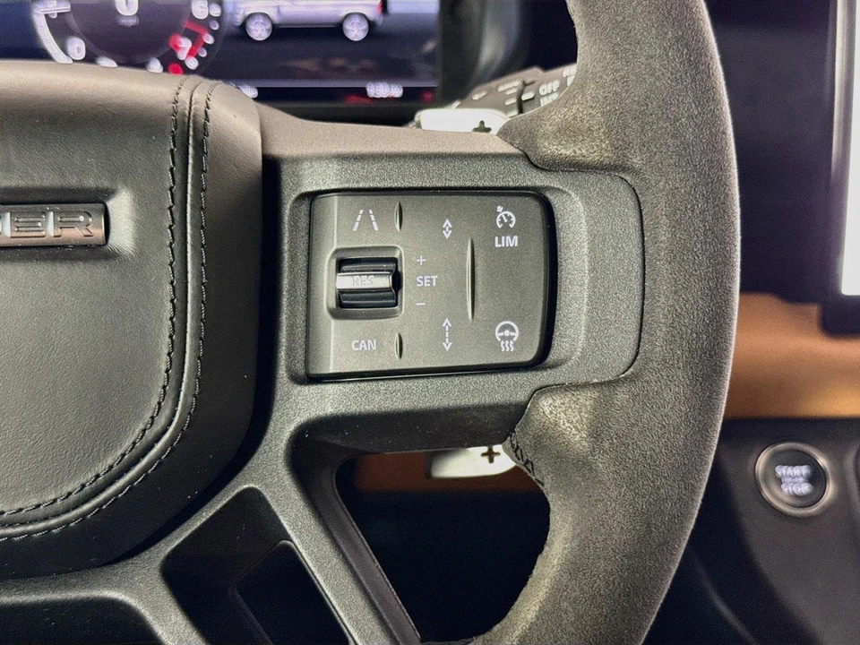 2023 Land Rover Defender V8 - Image 16 of 31