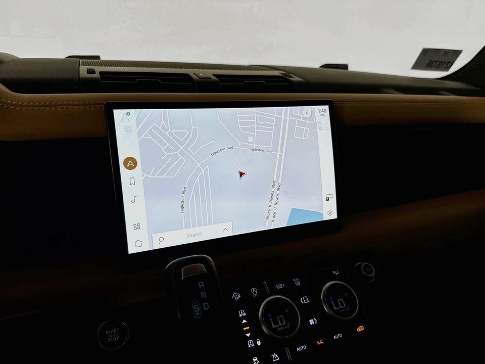 2023 Land Rover Defender V8 - Image 20 of 31