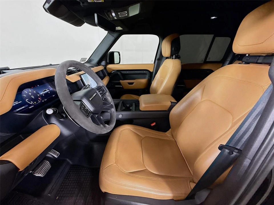 2023 Land Rover Defender V8 - Image 2 of 31