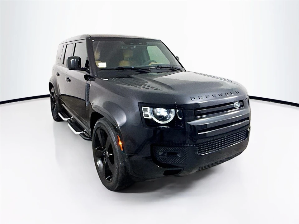 2023 Land Rover Defender V8 - Image 29 of 31