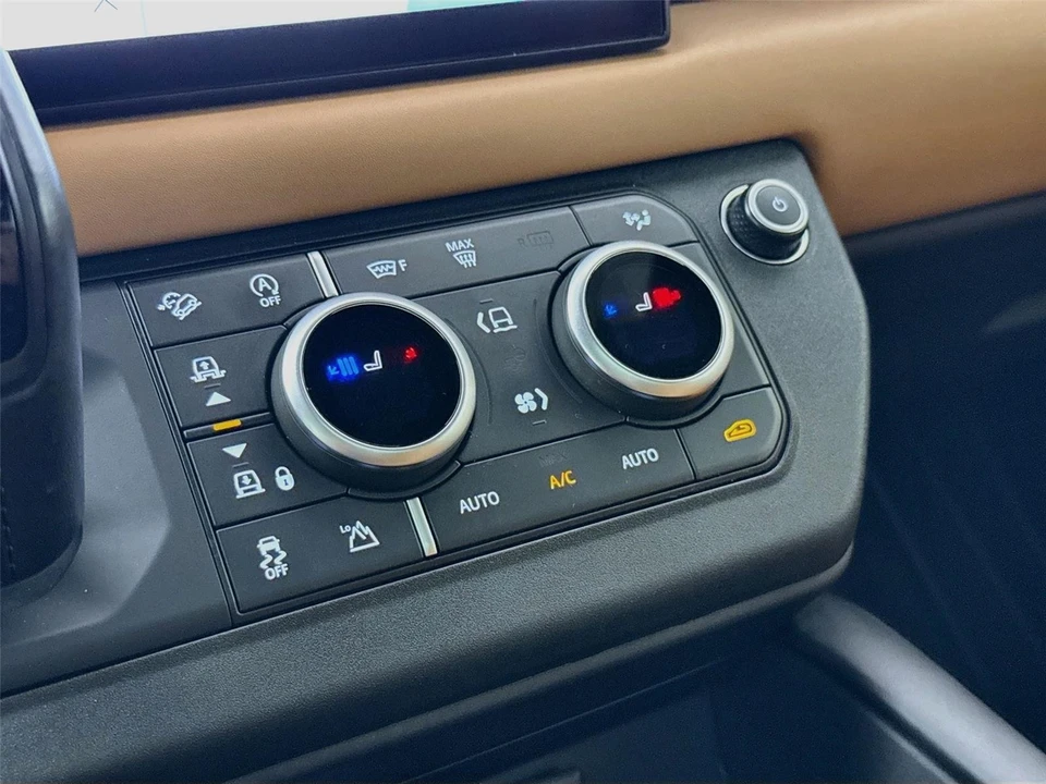 2023 Land Rover Defender V8 - Image 21 of 31