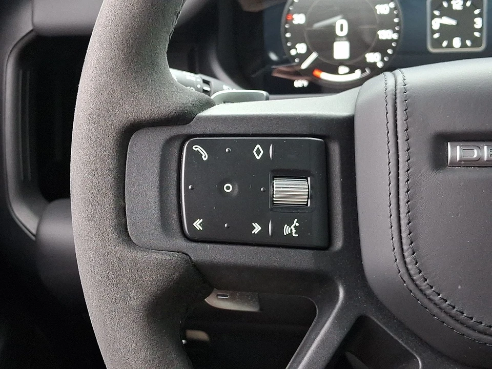 2023 Land Rover Defender L663 - Image 22 of 31
