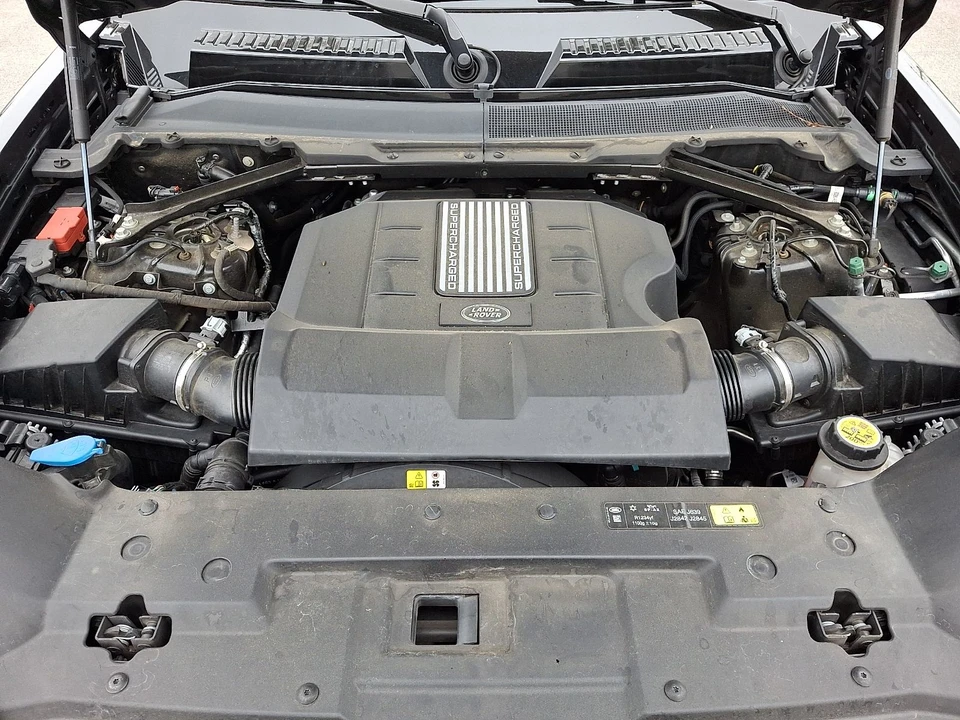 2023 Land Rover Defender L663 - Image 29 of 31