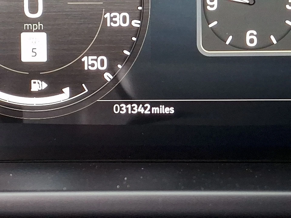2023 Land Rover Defender L663 - Image 21 of 31