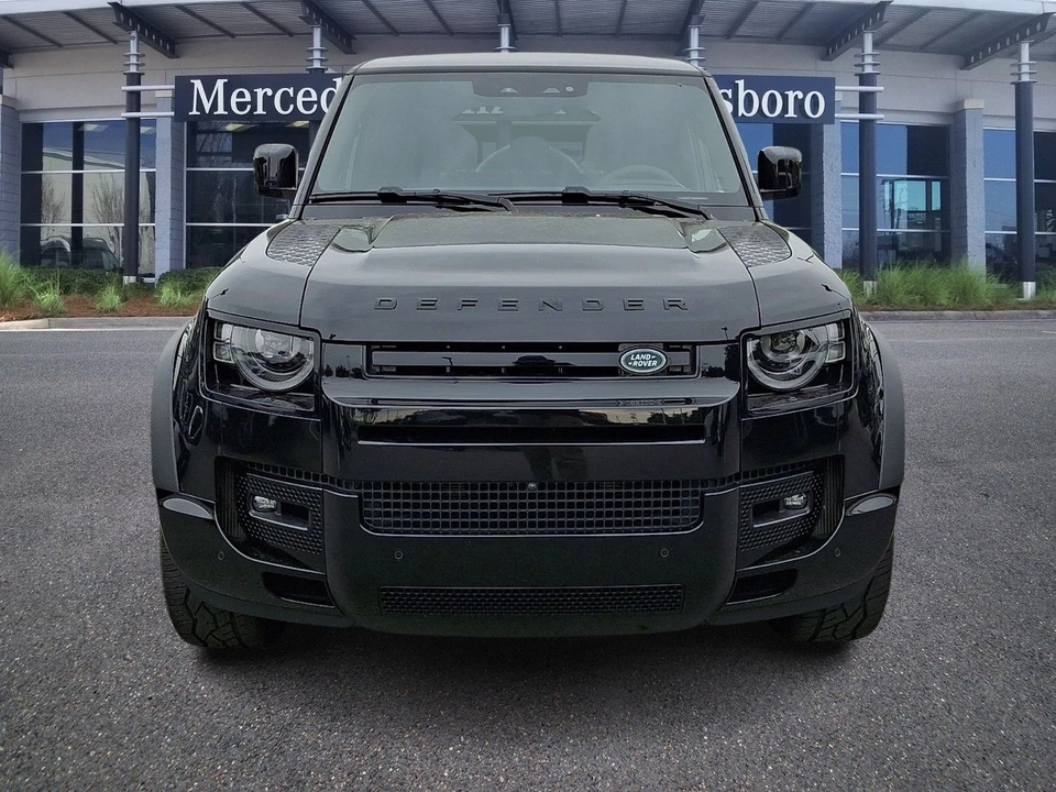 2023 Land Rover Defender L663 - Image 2 of 31