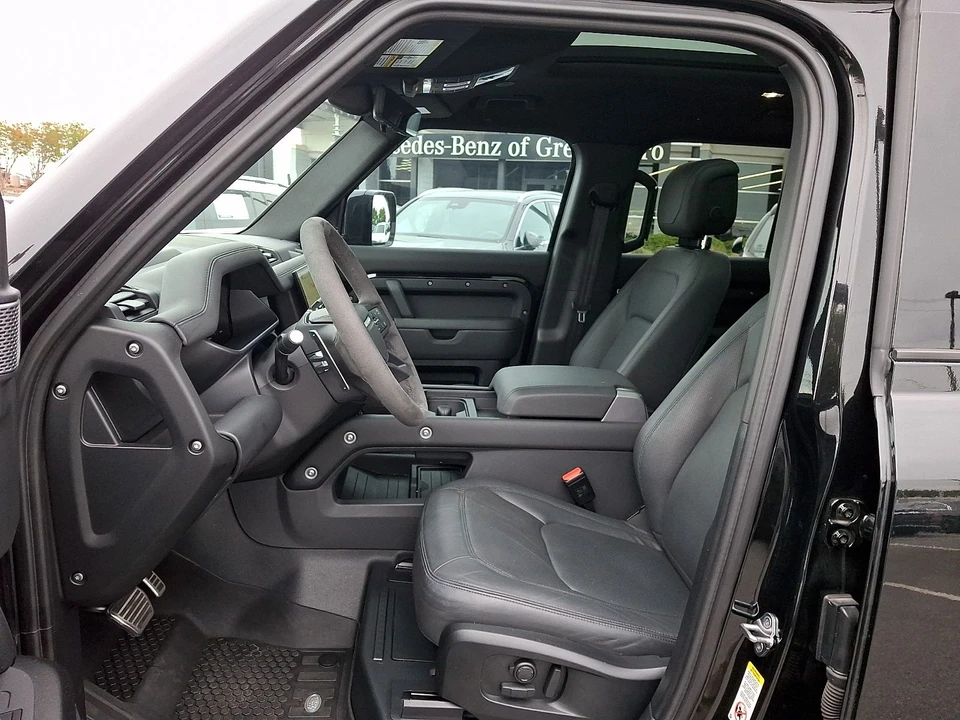 2023 Land Rover Defender L663 - Image 13 of 31