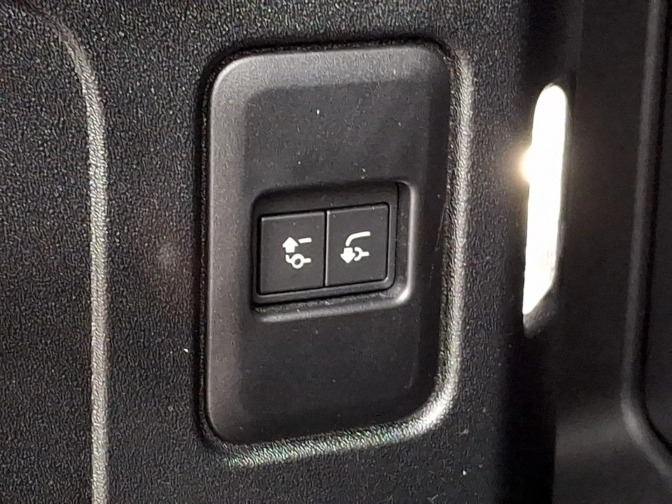 2023 Land Rover Defender L663 - Image 31 of 31