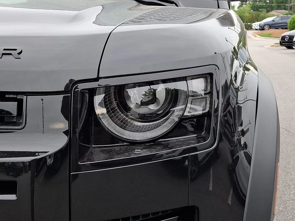 2023 Land Rover Defender L663 - Image 9 of 31