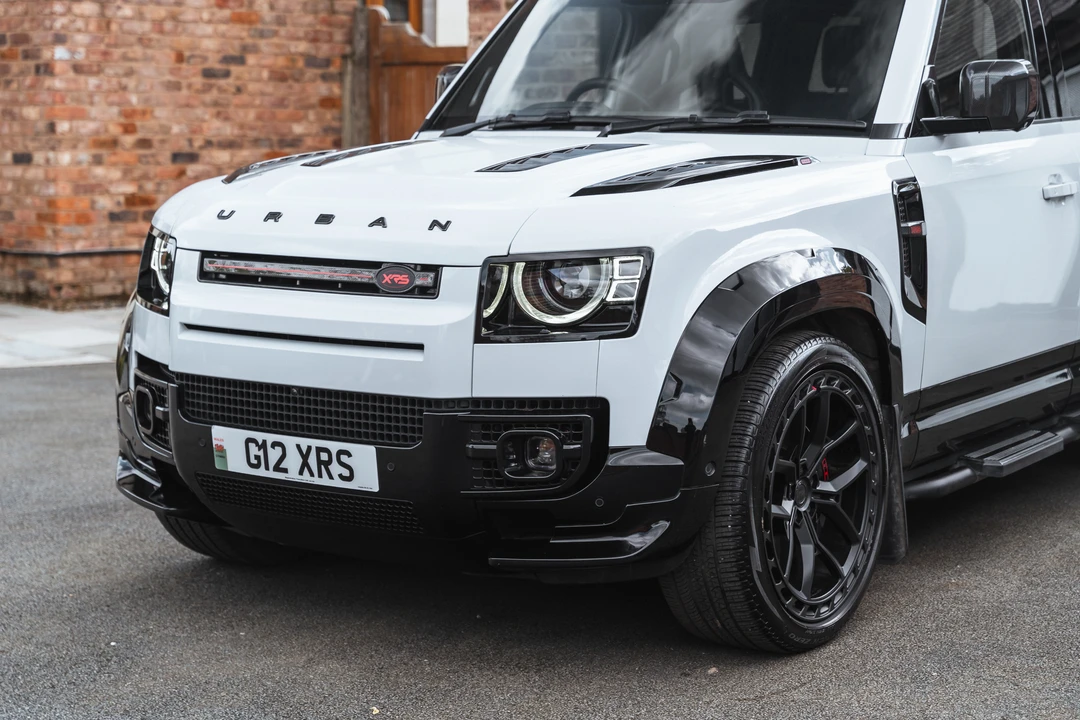 2023 Land Rover Defender 110 - Image 11 of 31