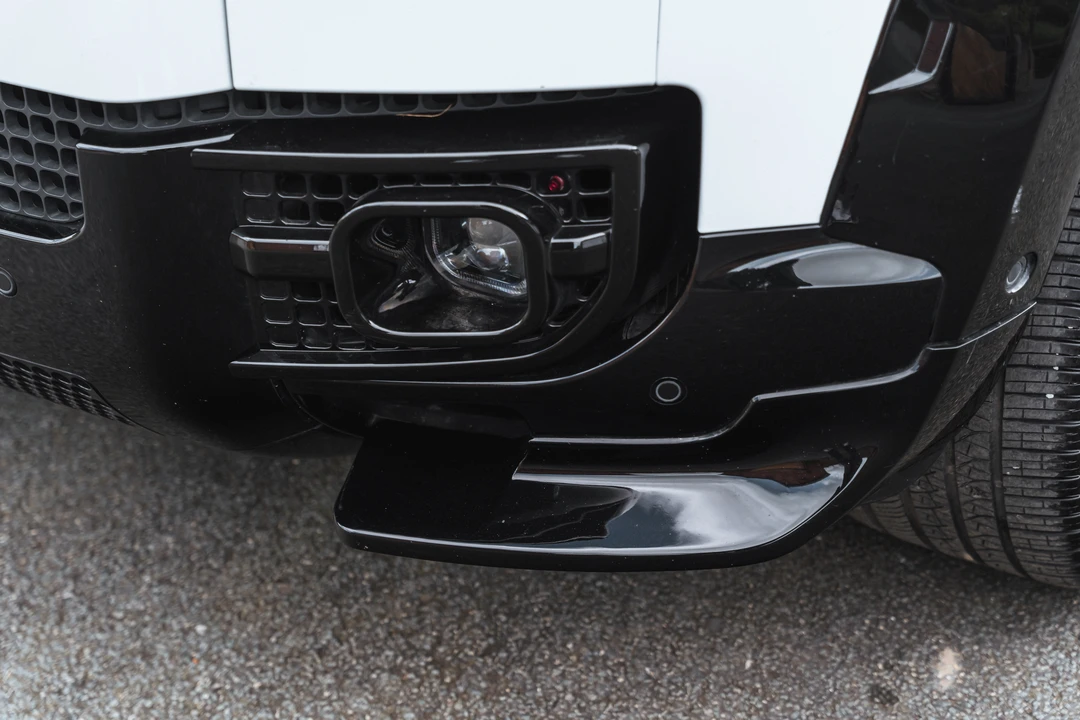 2023 Land Rover Defender 110 - Image 18 of 31