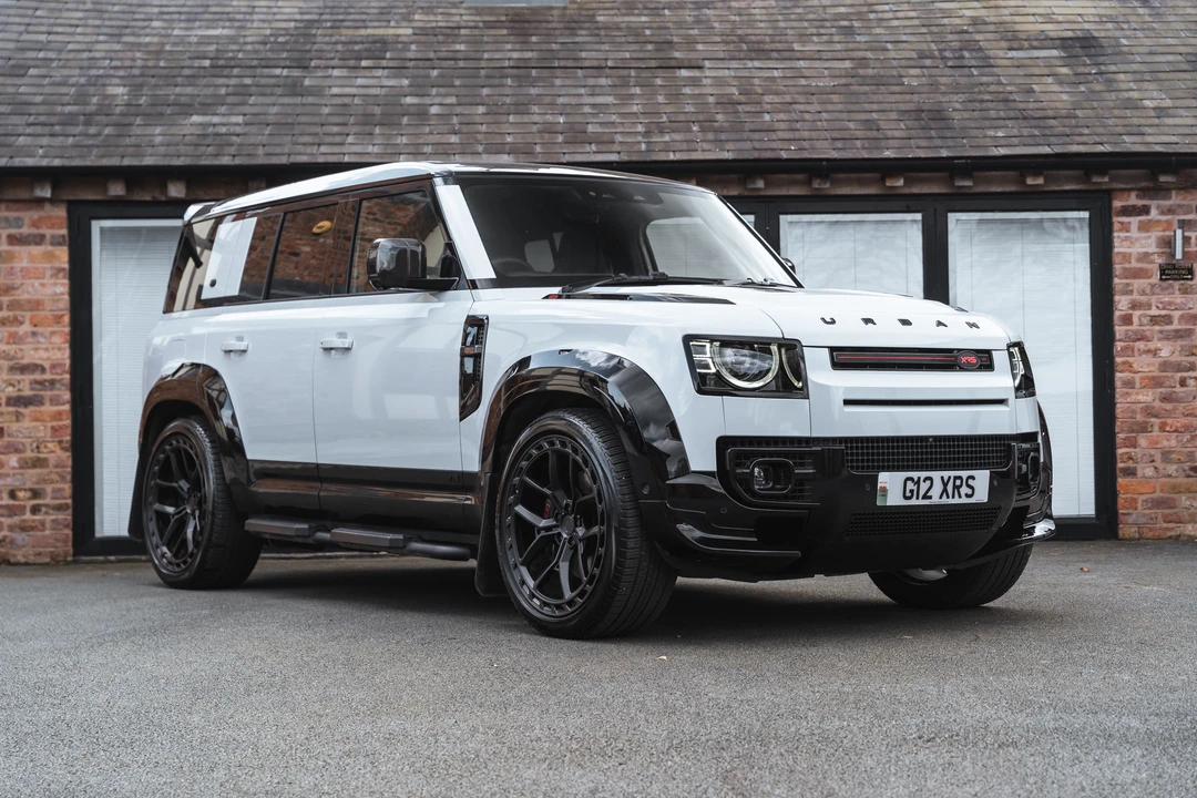 2023 Land Rover Defender 110 - Image 3 of 31