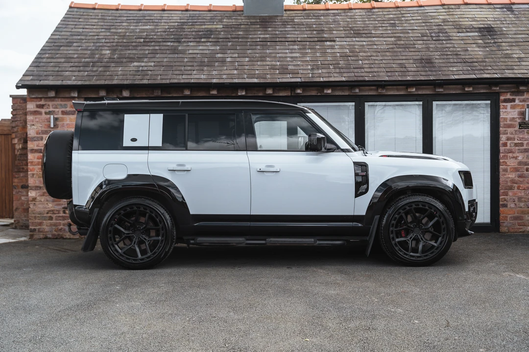 2023 Land Rover Defender 110 - Image 4 of 31