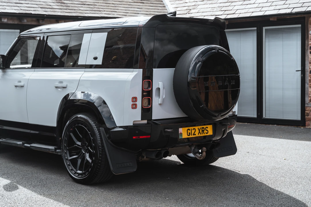 2023 Land Rover Defender 110 - Image 20 of 31