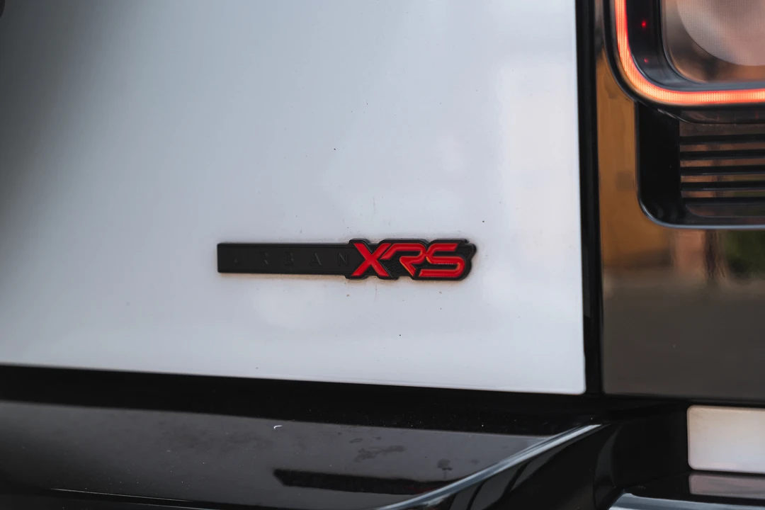 2023 Land Rover Defender 110 - Image 25 of 31