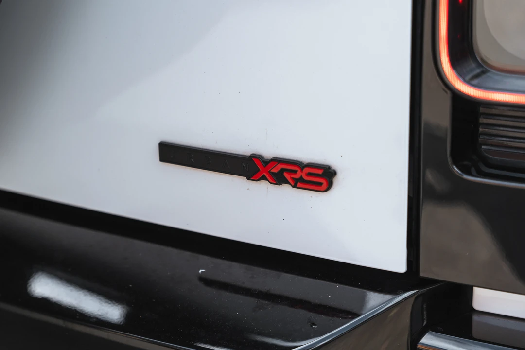 2023 Land Rover Defender 110 - Image 26 of 31