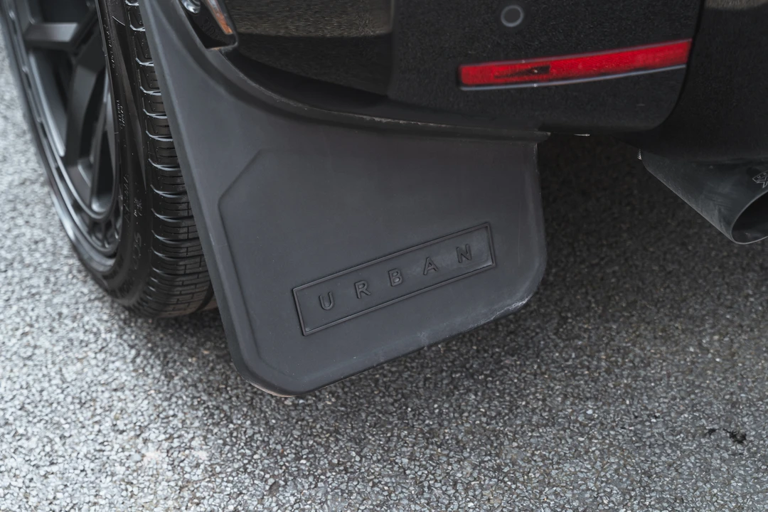 2023 Land Rover Defender 110 - Image 28 of 31