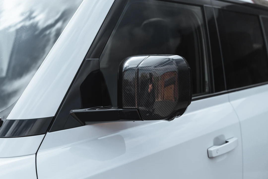 2023 Land Rover Defender 110 - Image 29 of 31