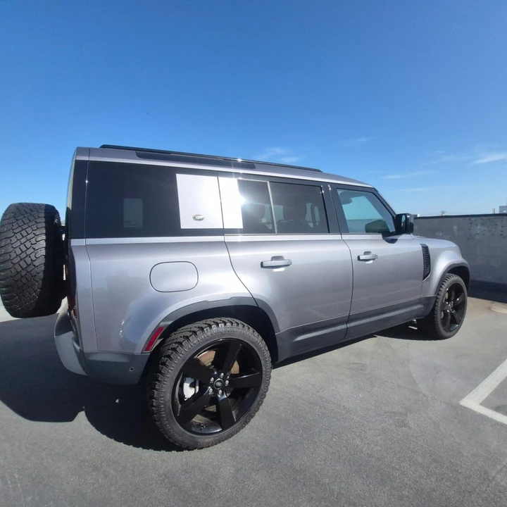 2023 Land Rover Defender L663 - Image 5 of 23