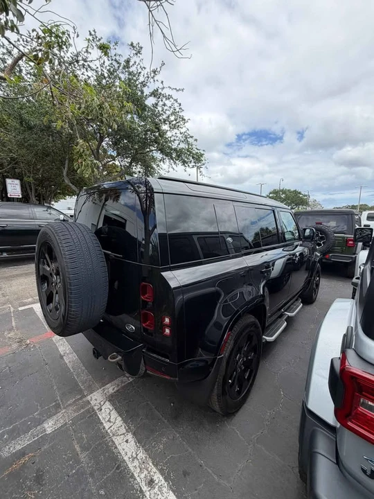 2023 Land Rover Defender L663 - Image 5 of 12