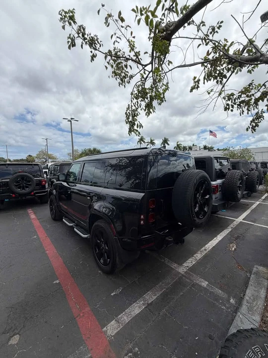 2023 Land Rover Defender L663 - Image 4 of 12
