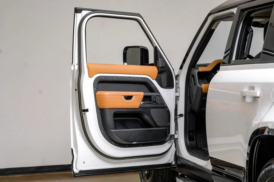 2023 Land Rover Defender L663 - Image 3 of 20